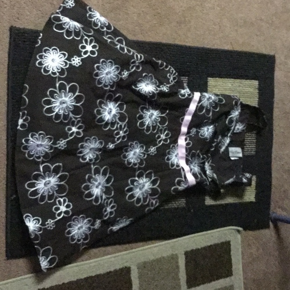Dresses - Picture 7 of 7